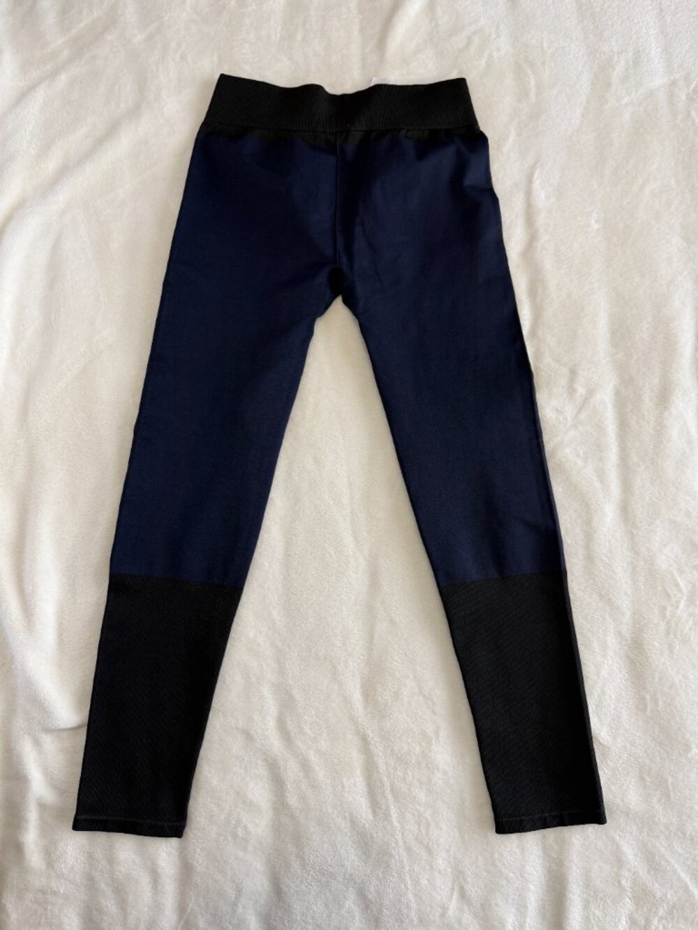 Fabletics Navy Blue & Black Colorblock Cropped Leggings Size Small - Picture 2 of 8